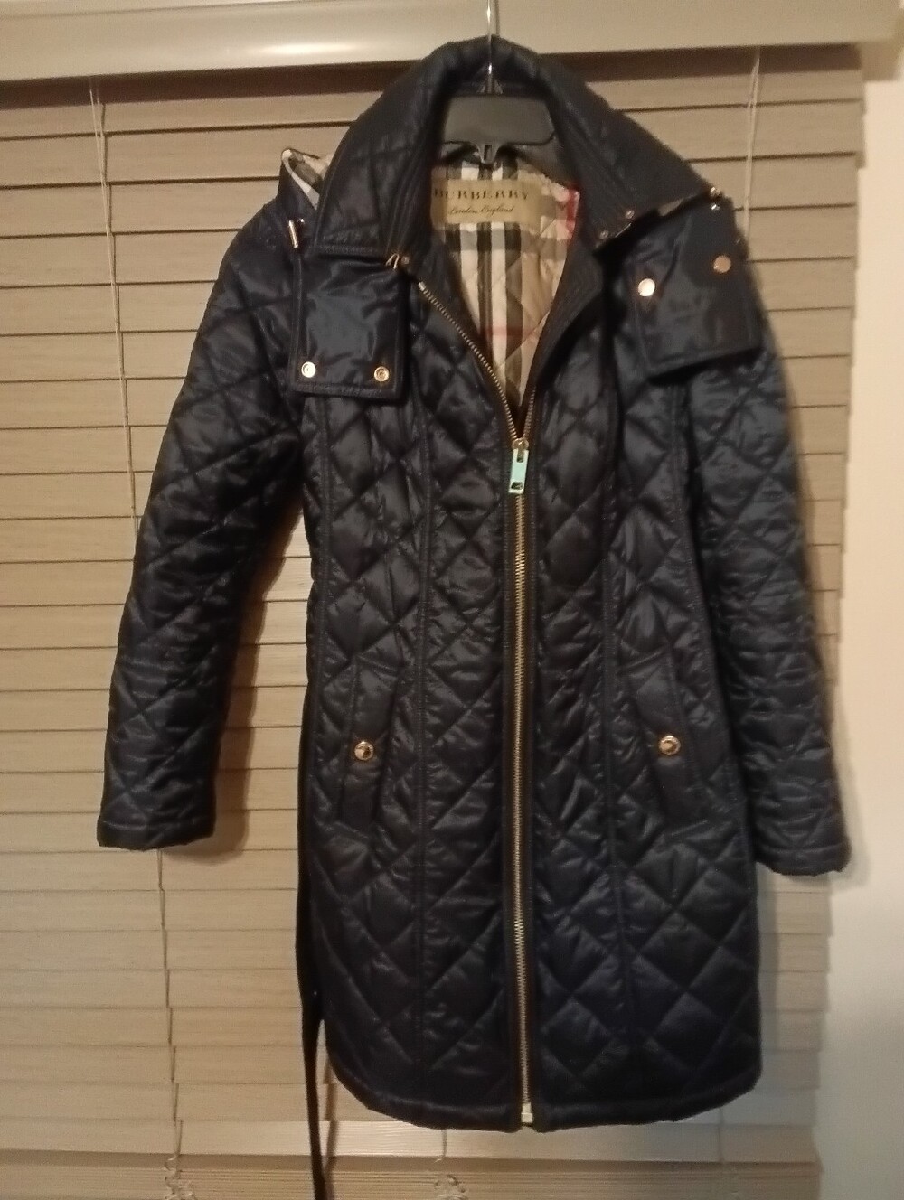 Burberry Navy Quilted Belted Puffer Coat with Gold Hardware - Picture 3 of 9